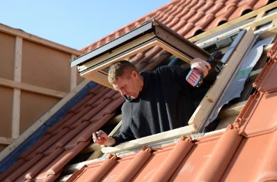Pose de fenêtres de toit Velux à Omerville